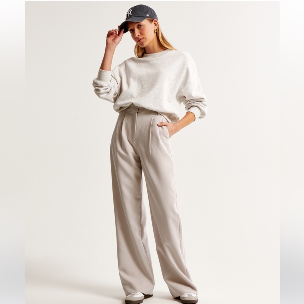 BNWT Never been worn A&F Sloane Tailored Pant Light Taupe 27